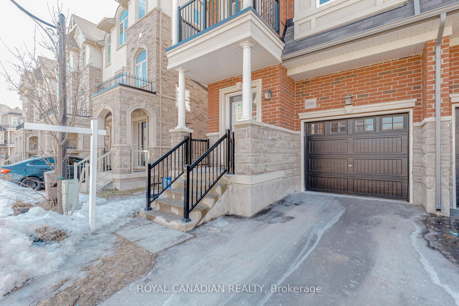 Townhouse for sale at 106 Borers Creek Circle, Hamilton, Waterdown, L8B 1W3 - MLS: X12010836