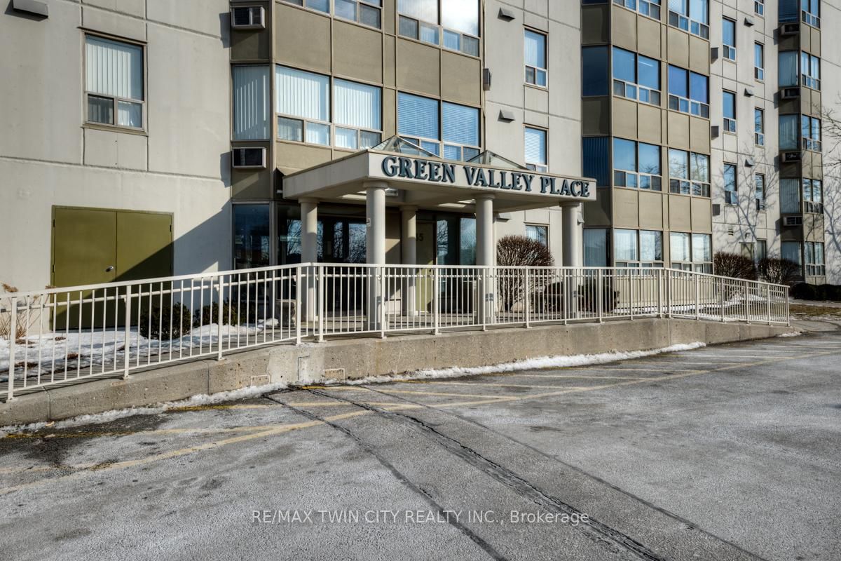 Condo sold at 1105-35 Green Valley Drive, Waterloo, N2P 2A5 - MLS: X12010894