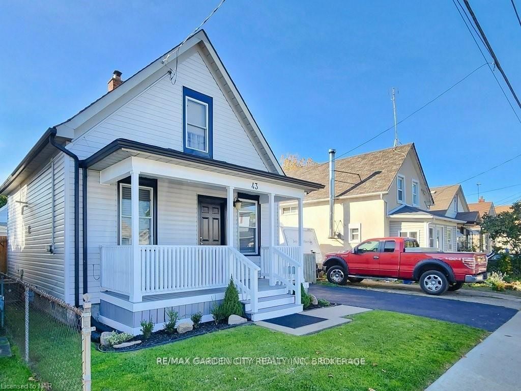 Detached House for sale at 43 ST GEORGE Street, St. Catharines, L2M 5P5 - MLS: X12010895