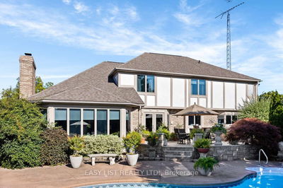 541 Kerr Cres, Lakeshore - Lakeshore image-0-2