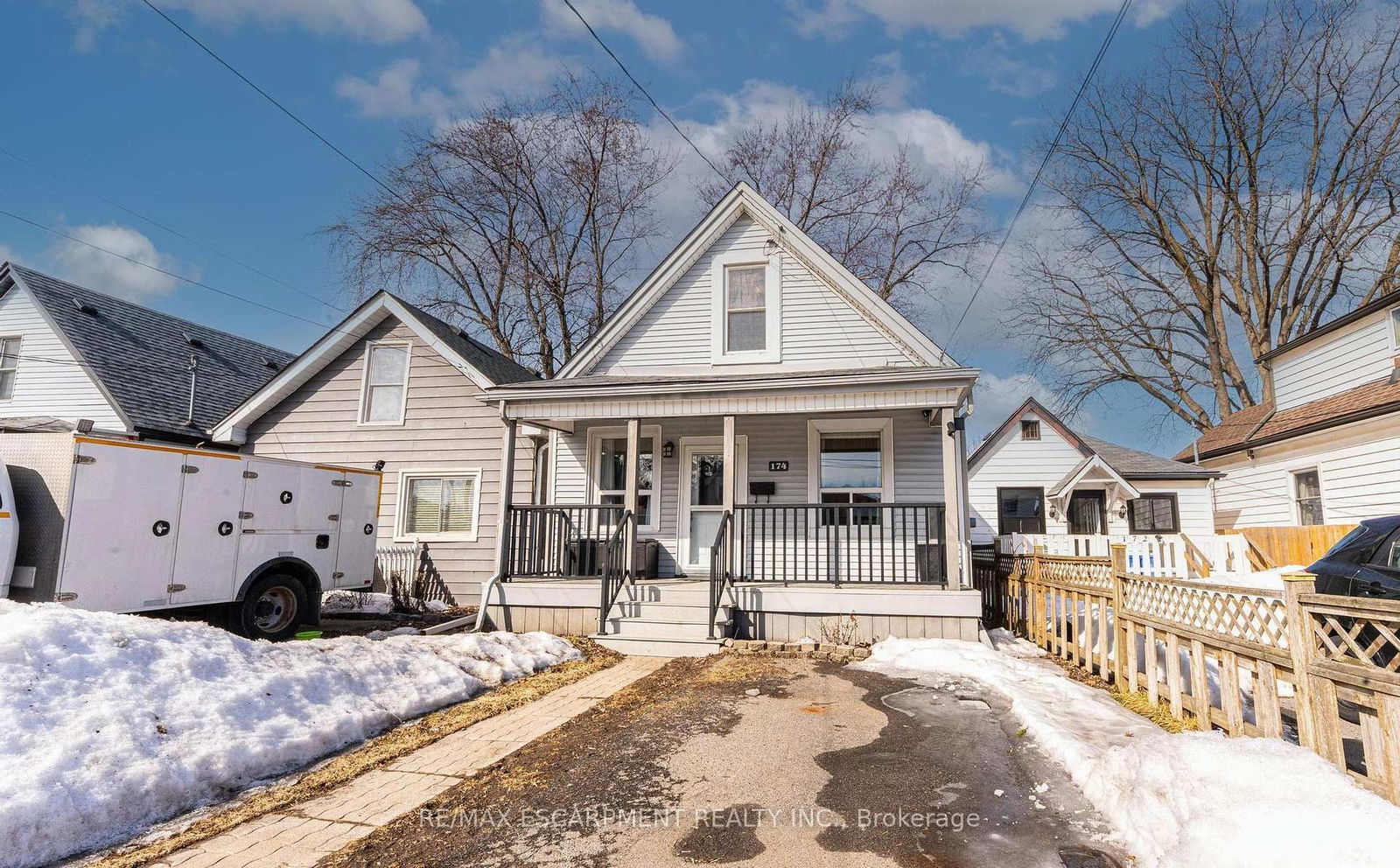 Detached House for sale at 174 East 24th Street, Hamilton, Eastmount, L8V 2Y3 - MLS: X12011188