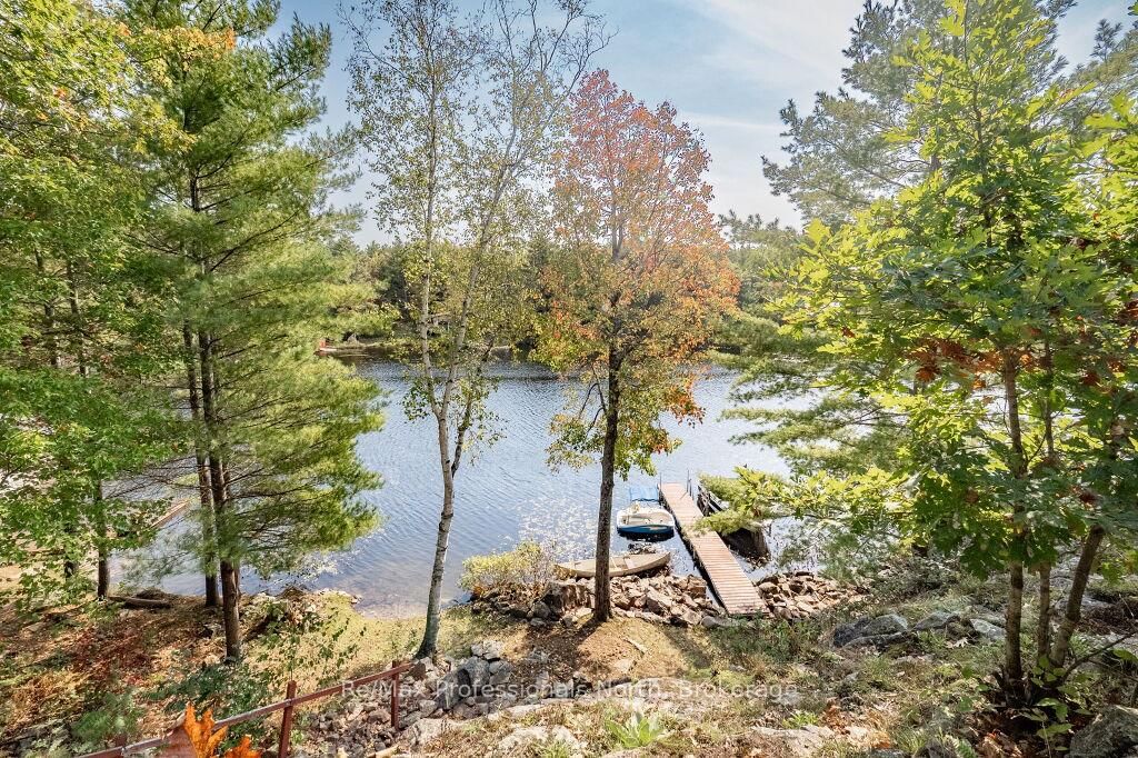 Building at 1006 Booth Lane, Gravenhurst, Muskoka (S)