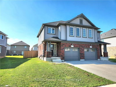 Semi-Detached House for lease at 7 Hawthorn Avenue, Thorold, Confederation Heights, L2V 0H9 - MLS: X12011785