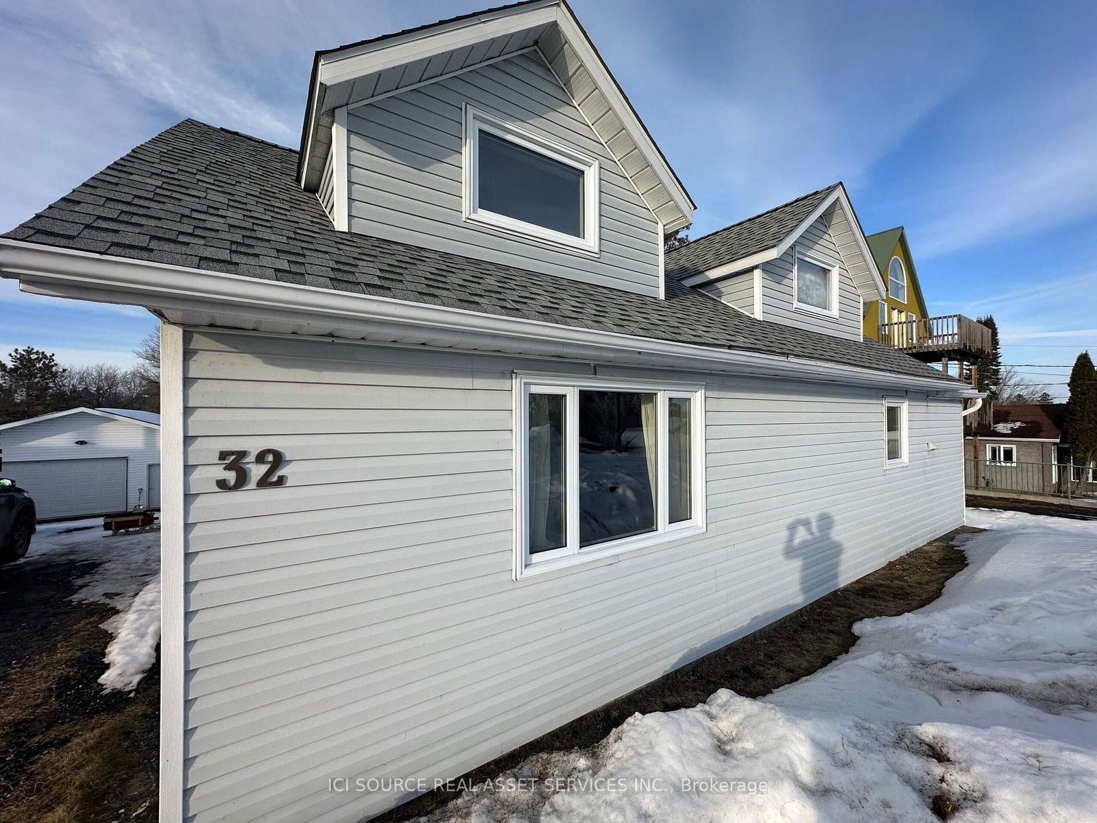 Building at 32 Kay Street, Kenora