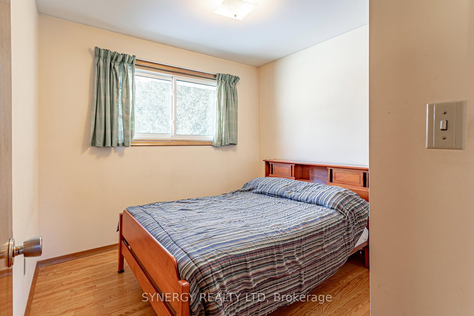 Listing Image 12
