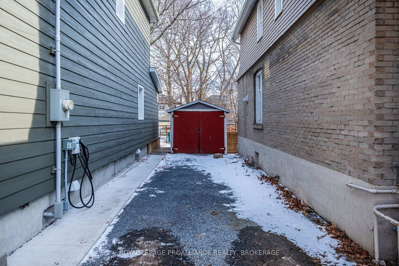 29 Livingston Ave, Kingston, K7L 4L1 | Image 3