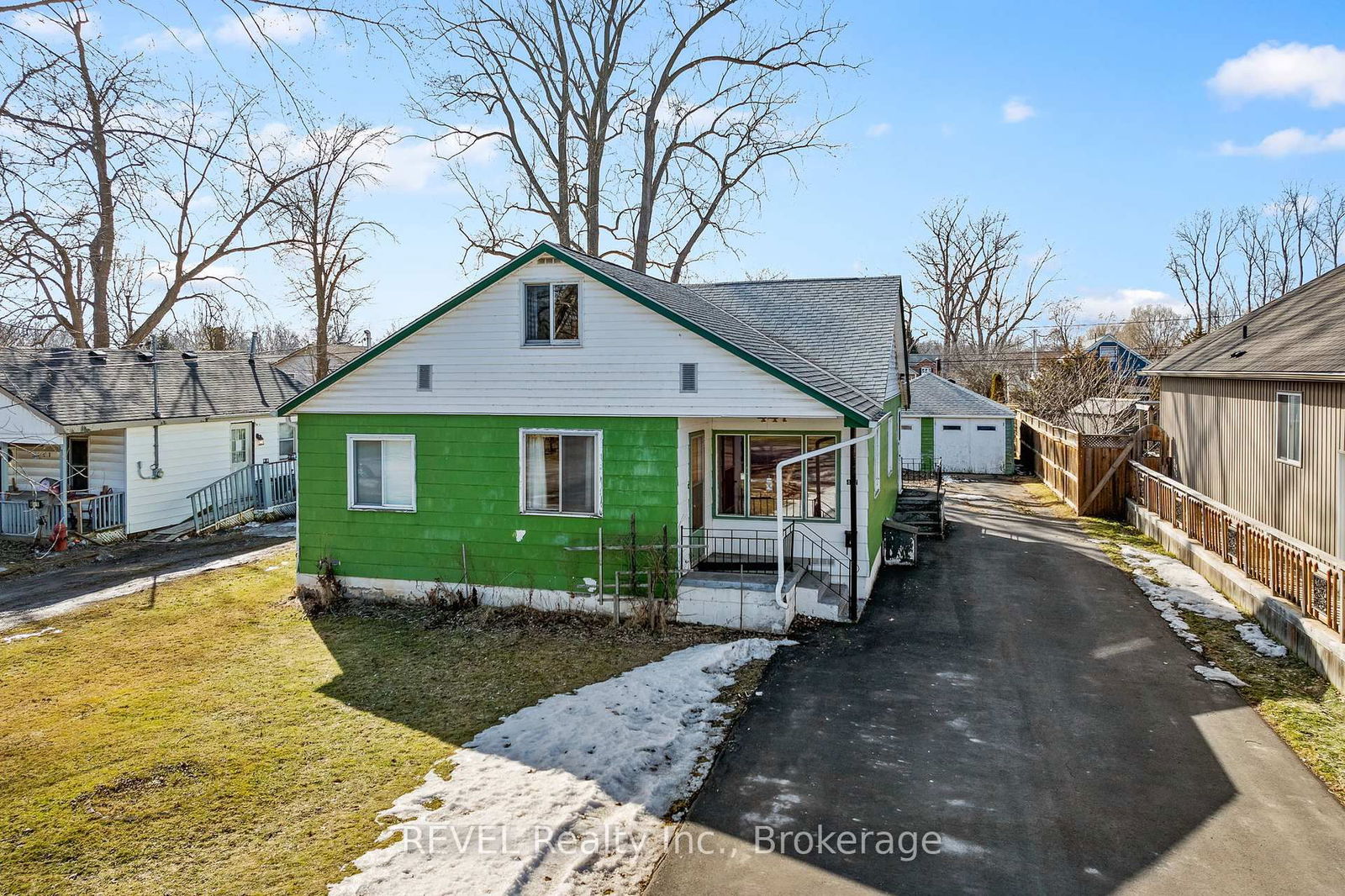 Building at 447 Crescent Road, Fort Erie, 334 - Crescent Park