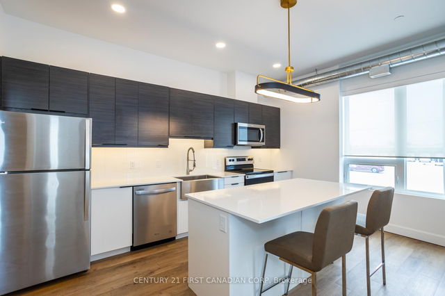 318 - 228 McConnell Street
