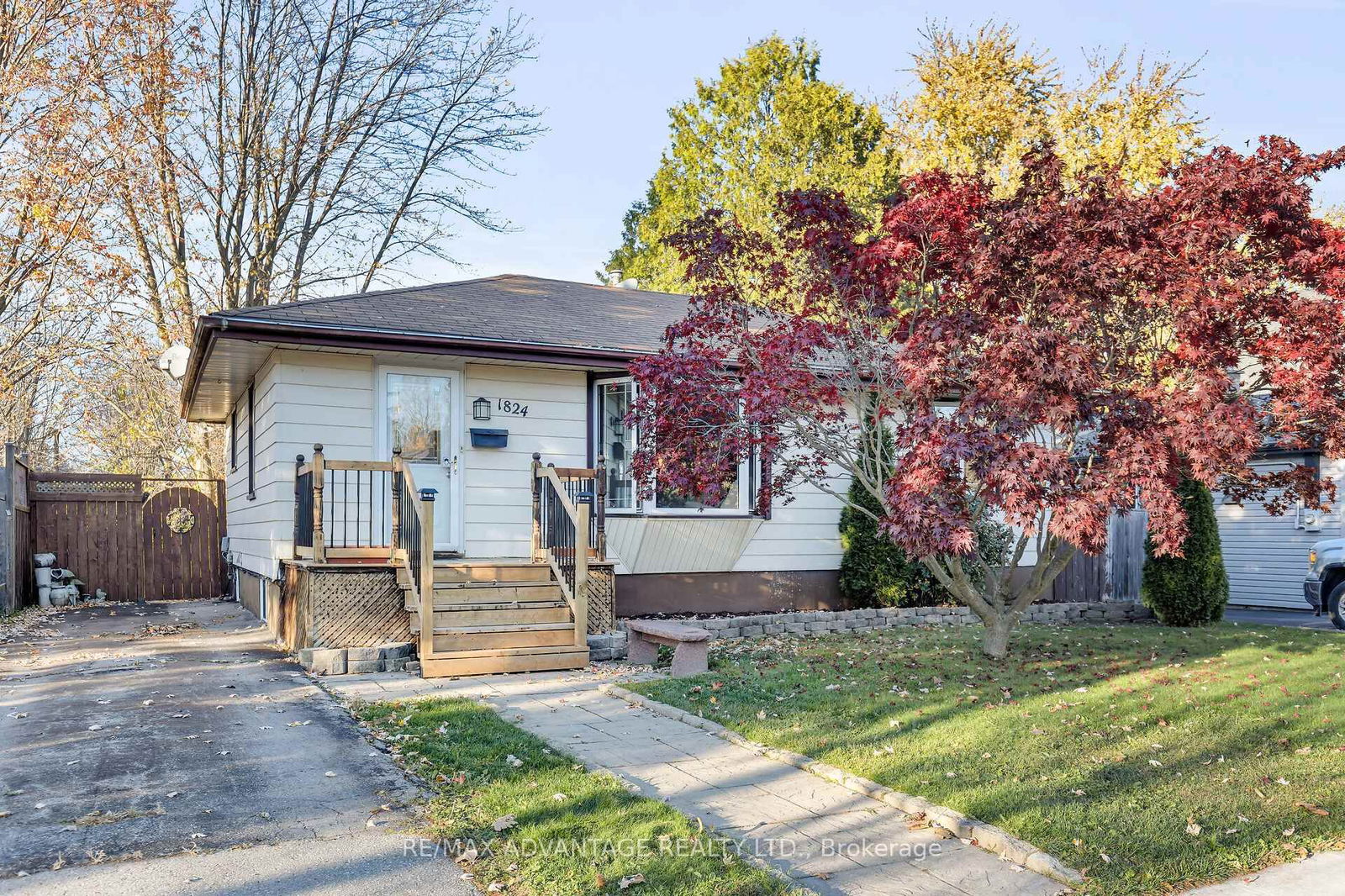 Detached House for sale at 1824 Avalon Street, London, East H, N5W 3G8 - MLS: X12012355