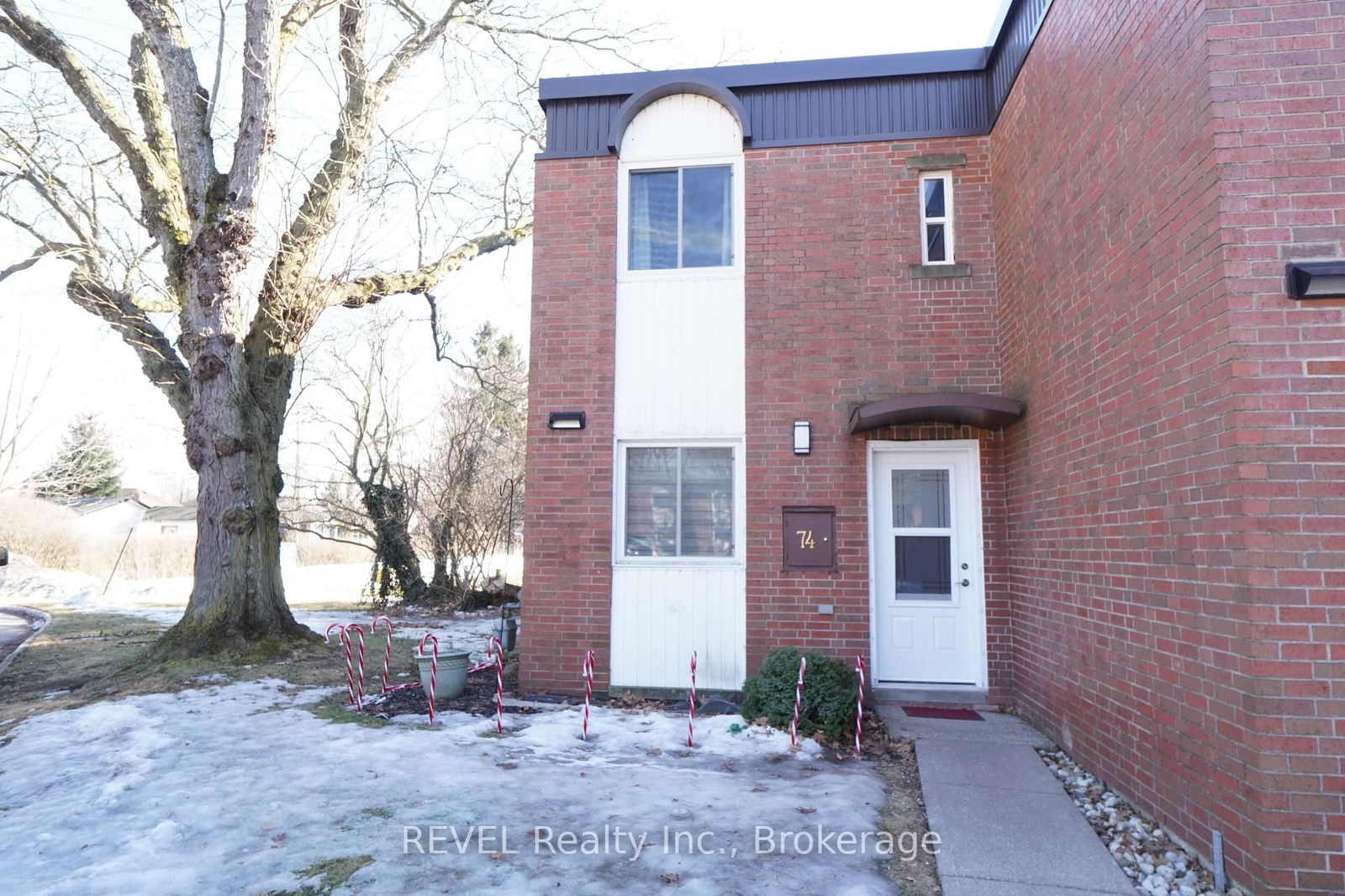 Townhouse for sale at 74-6453 Colborne Street, Niagara Falls, Stamford, L2J 1E7 - MLS: X12012384