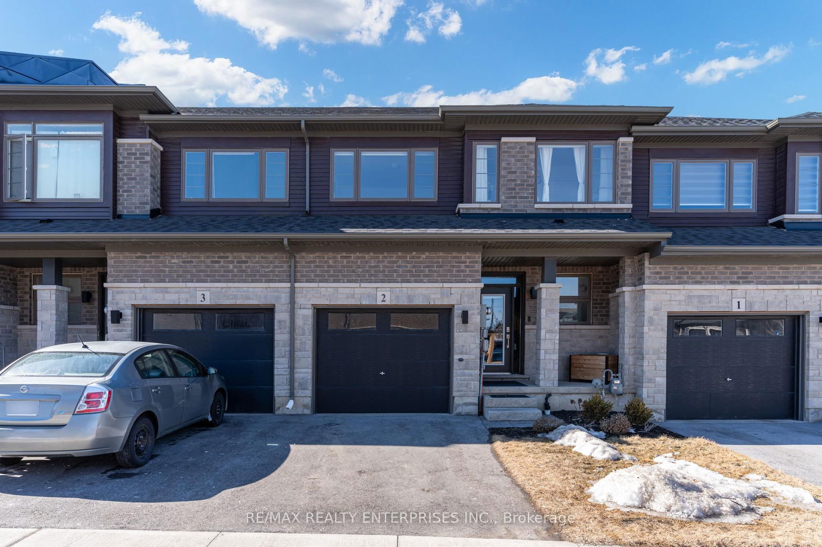 Townhouse for lease at 2-61 Soho Street, Hamilton, Stoney Creek, L8J 0M6 - MLS: X12012586