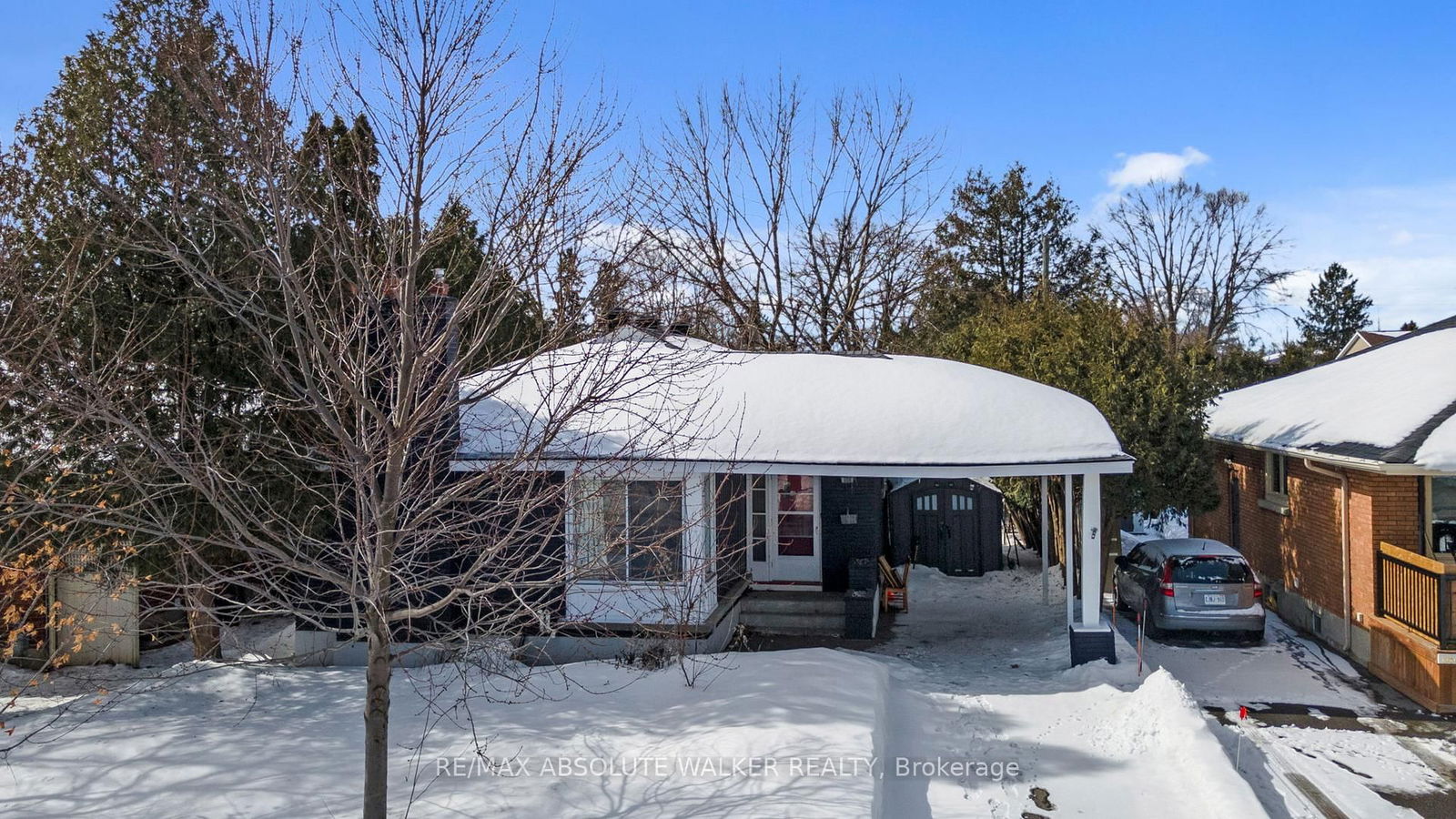 Detached House for sale at 668 Fraser Avenue, Carlingwood - Westboro and Area, 5105 - Laurentianview, K2A 2R8 - MLS: X12012952