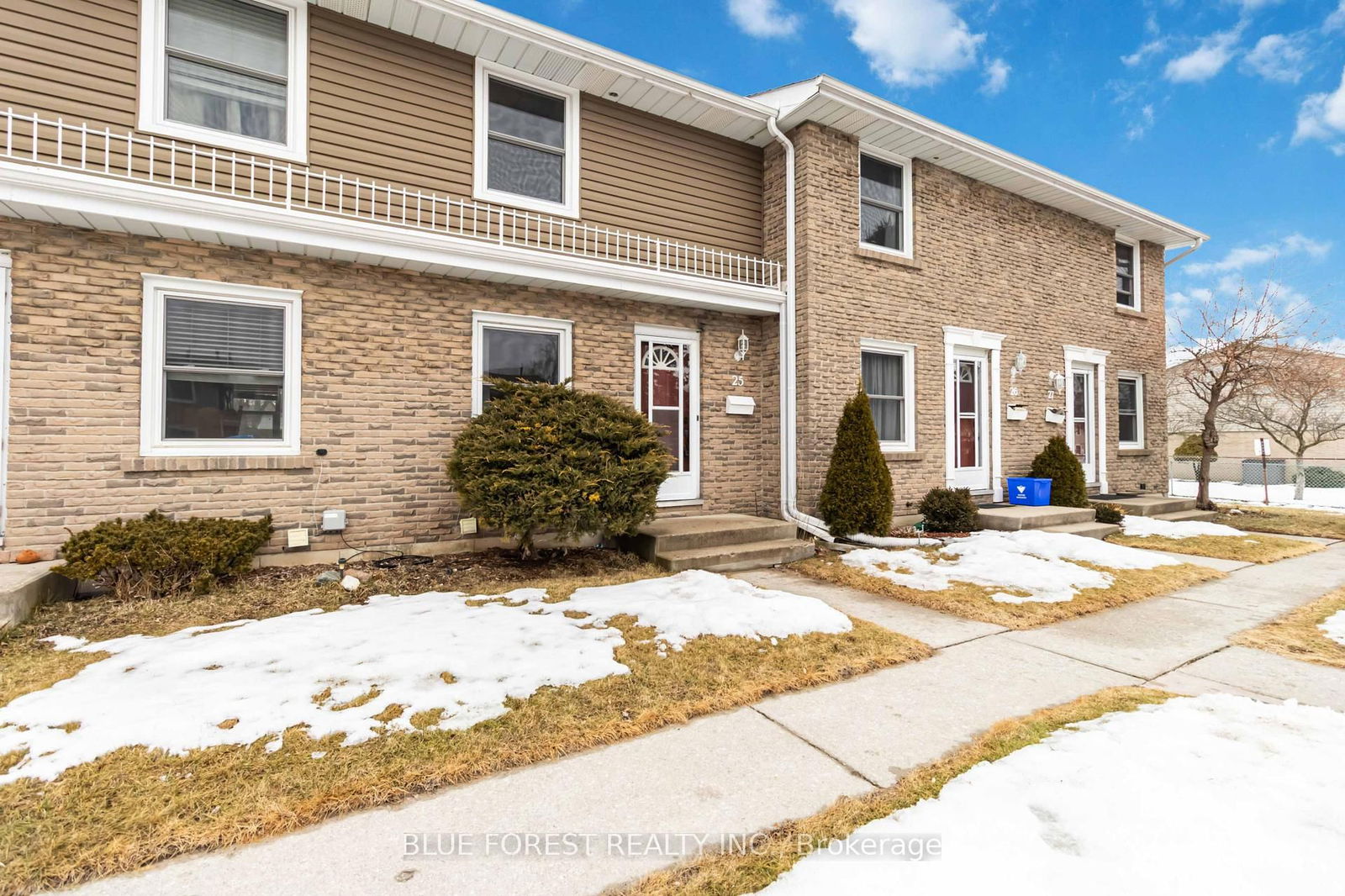 Townhouse sold at 25-144 Concession Street, Tillsonburg, Tillsonburg, N4G 1N5 - MLS: X12013125