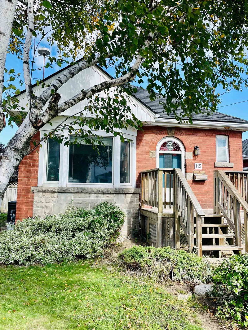 home for lease on 115 Brucedale Avenue E