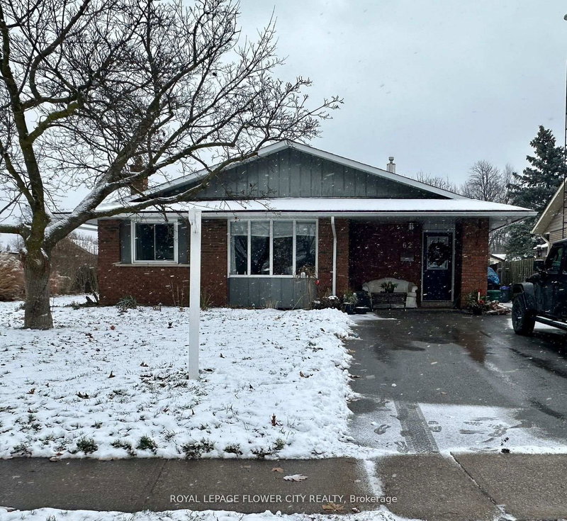 62 Champlain Ave, Welland, L3C 2L7 | Image 2