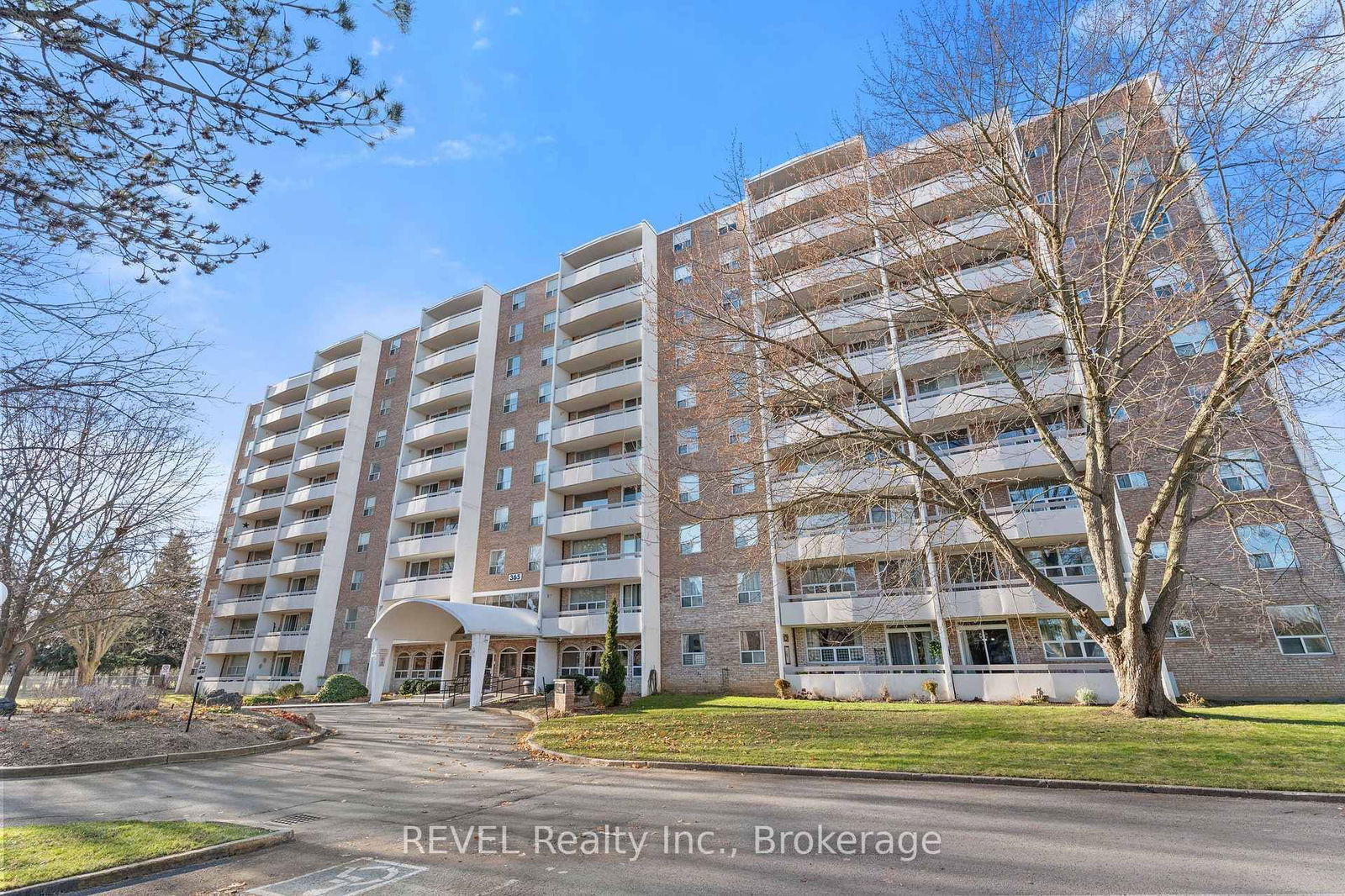 Condo for sale at 411-365 Geneva Street, St. Catharines, Fairview, L2N 5S7 - MLS: X12013479