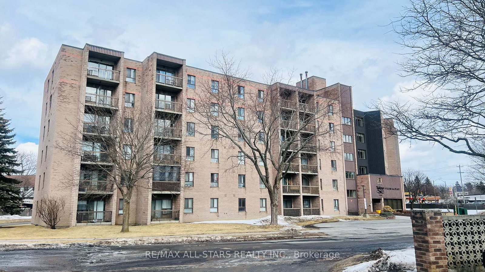 Condo for sale at 212-17 Eldon Hall Place, Kingston, Central City West, K7M 7H5 - MLS: X12013609