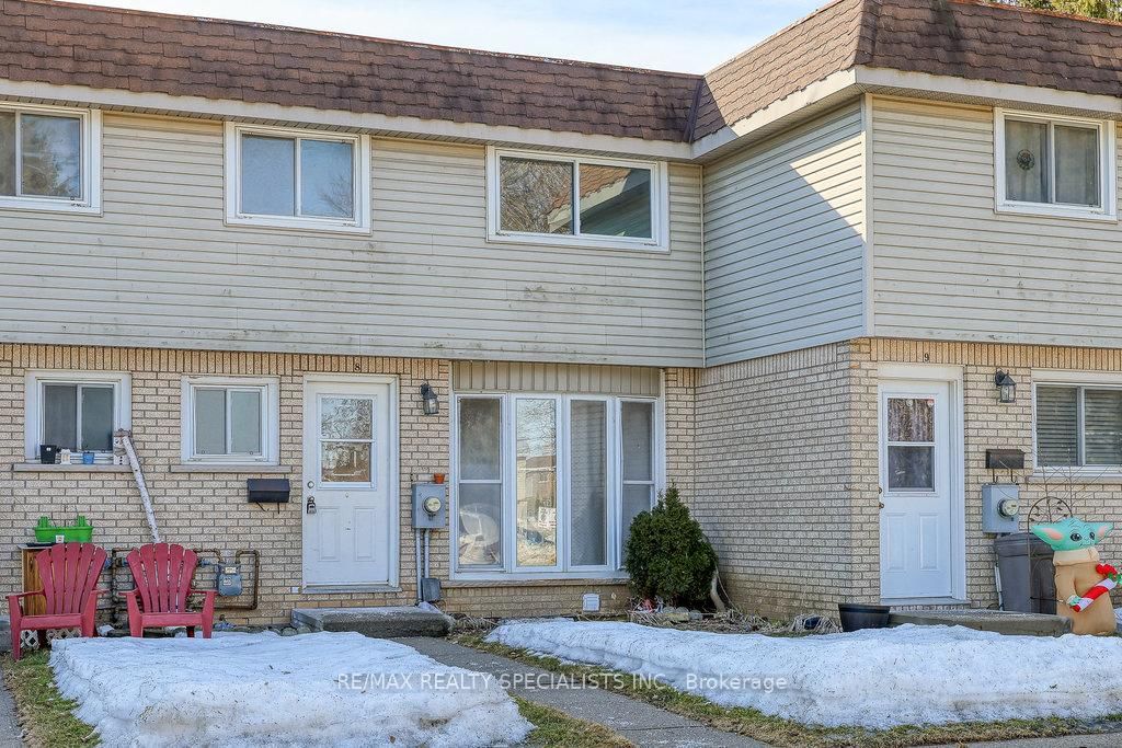 Townhouse for sale at 8-75 Springbank Avenue, Woodstock, N4S 7P7 - MLS: X12013709