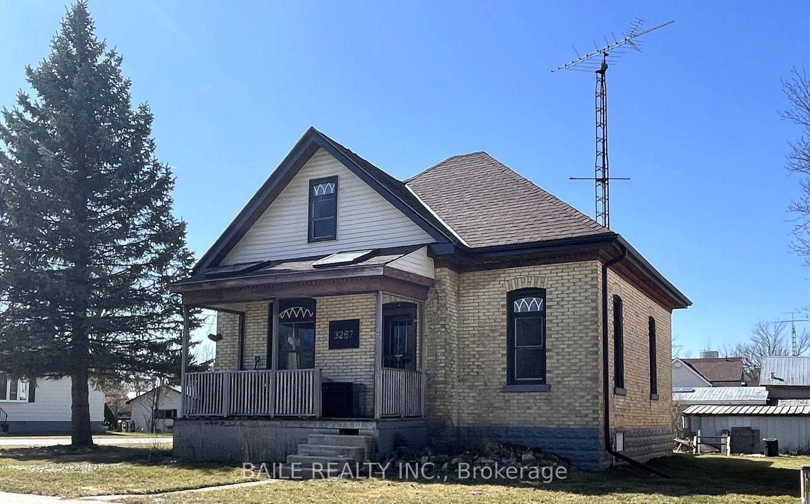 Detached House for sale at 3267 River Street, Brooke-Alvinston, Brooke Alvinston, N0N 1A0 - MLS: X12014024