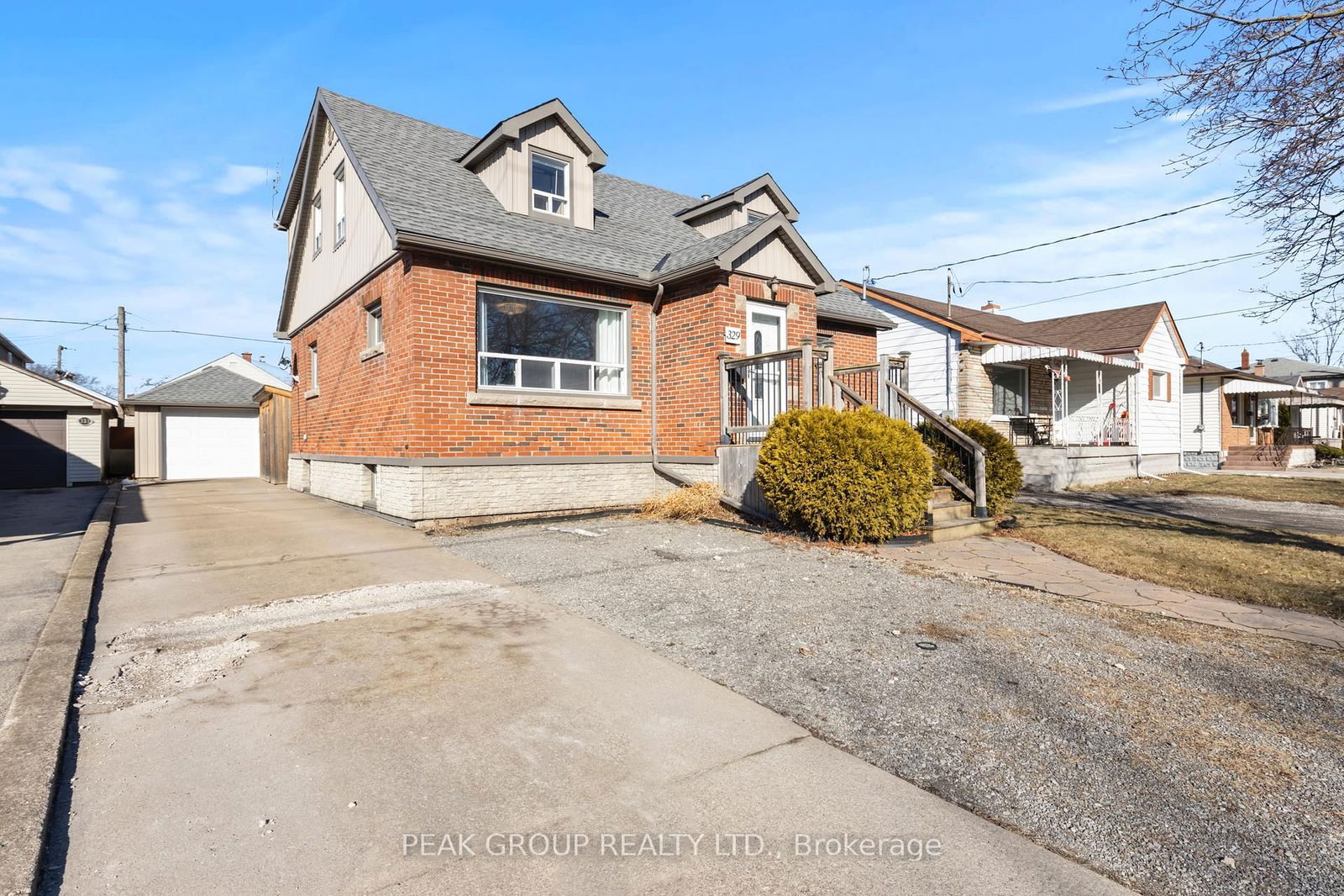 Detached House for sale at 329 Scholfield Avenue, Welland, 773 - Lincoln/Crowland, L3B 1P1 - MLS: X12014059