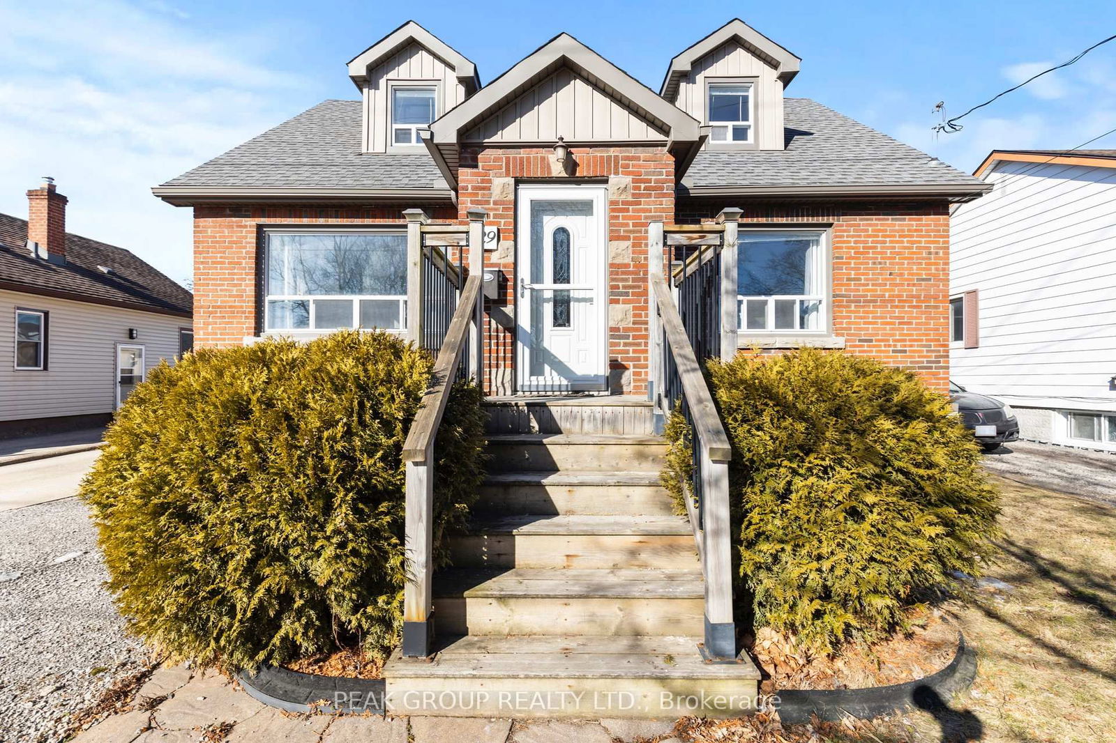 Detached House for sale at 329 Scholfield Avenue, Welland, 773 - Lincoln/Crowland, L3B 1P1 - MLS: X12014059