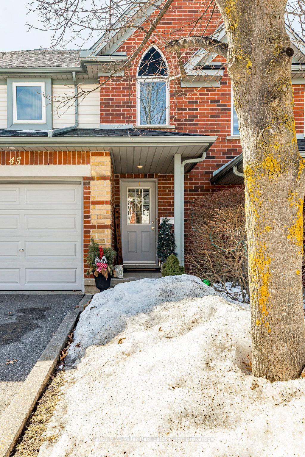 Townhouse for sale at 45-920 Edinburgh Road, Guelph, Kortright West, N1G 5C5 - MLS: X12014172