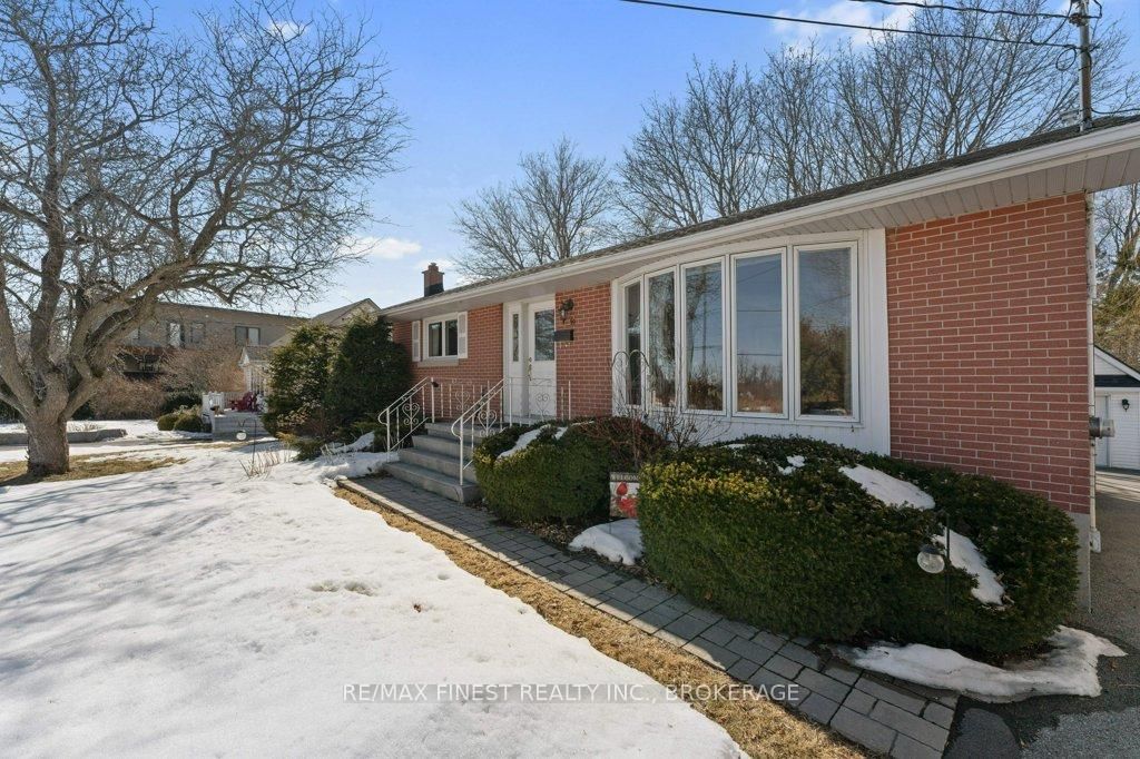 Detached House for sale at 59 Sunny Acres Road, Kingston, 28 - City SouthWest, K7M 3N3 - MLS: X12014174