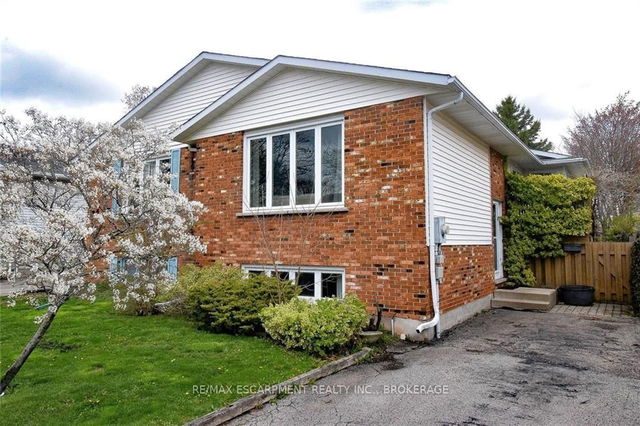 LOWER - 87 CHAPEL HILL Crescent
