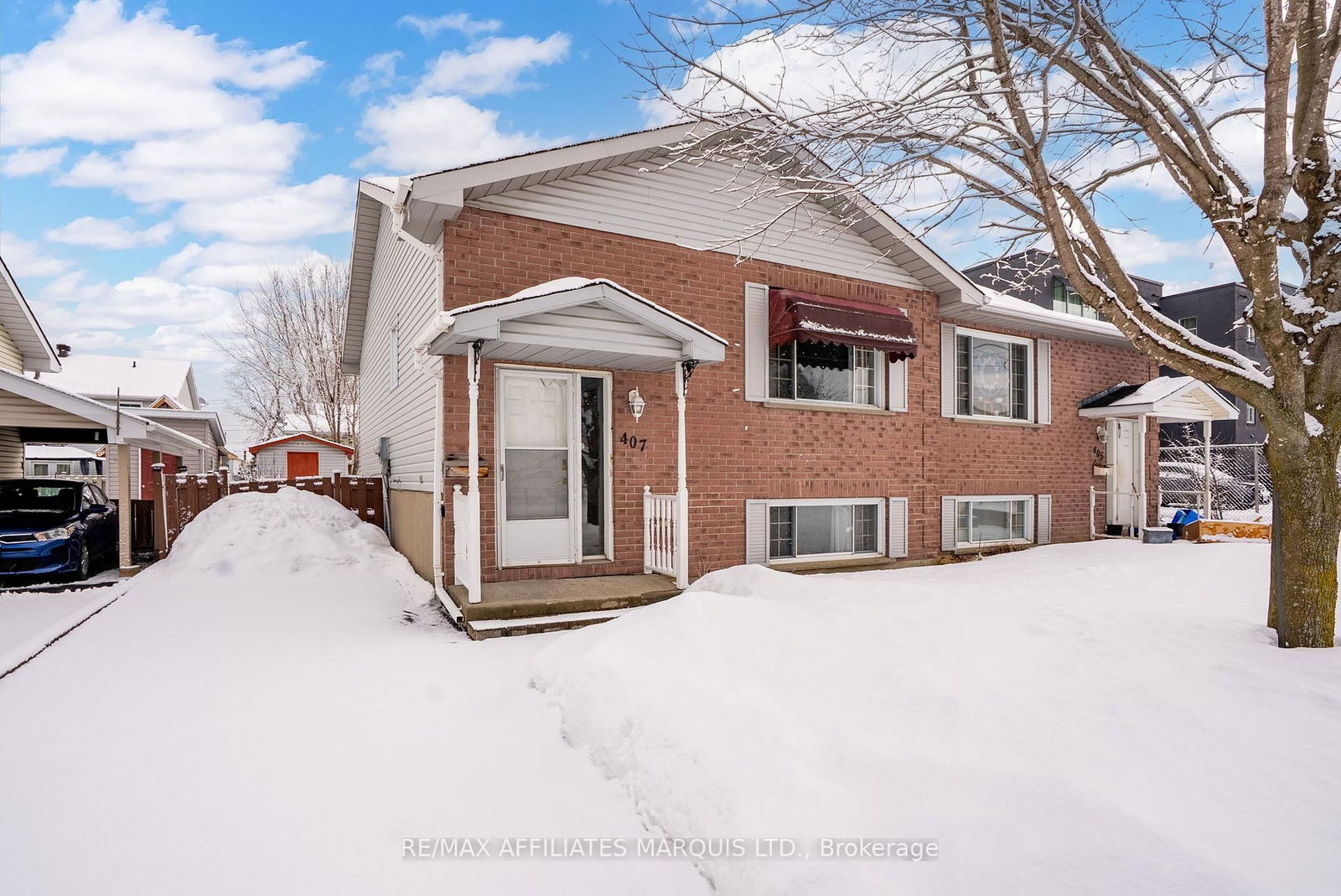 Semi-Detached House sold at 407 Carleton Street, Cornwall, Cornwall, K6H 4X9 - MLS: X12014219