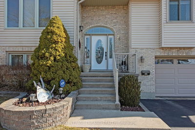 74 Village Gate Dr, Thames Centre - Dorchester image-0-3
