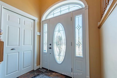 74 Village Gate Dr, Thames Centre - Dorchester image-0-4