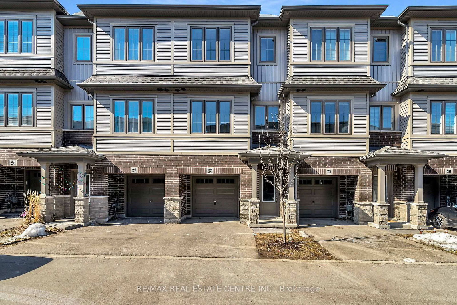 Townhouse for sale at 28-124 Compass Trail, Cambridge, N3E 0E3 - MLS: X12014297