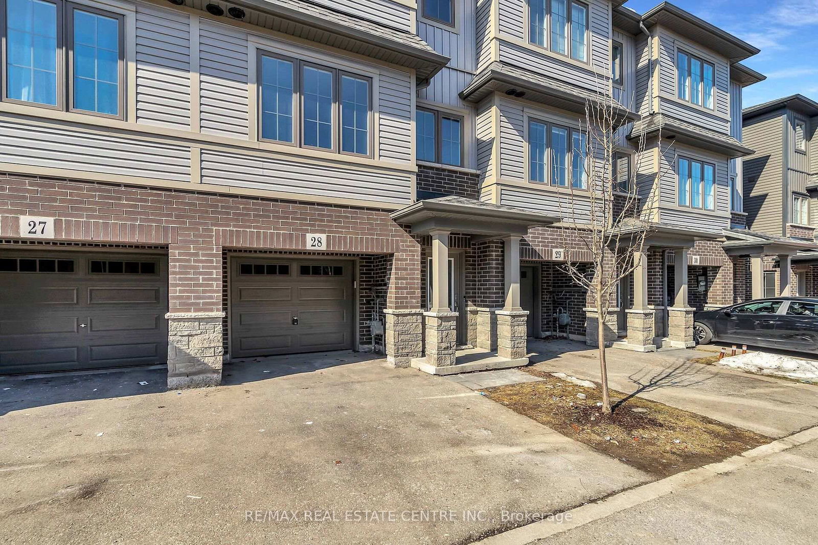 Townhouse for sale at 28-124 Compass Trail, Cambridge, N3E 0E3 - MLS: X12014297