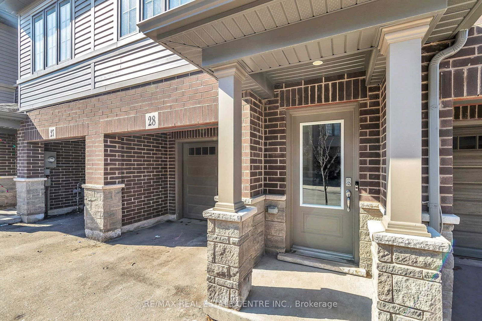 Townhouse for sale at 28-124 Compass Trail, Cambridge, N3E 0E3 - MLS: X12014297