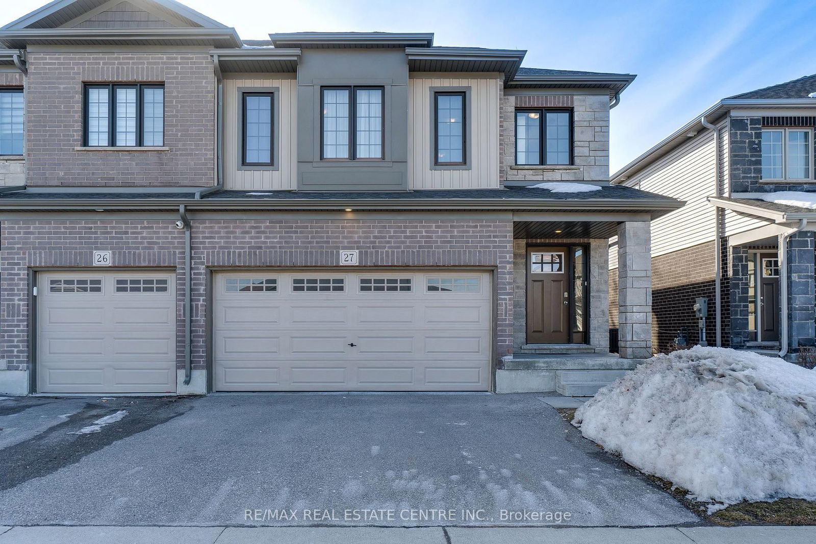 Townhouse for sale at 27-135 Hardcastle Drive, Cambridge, N1S 0B6 - MLS: X12014401