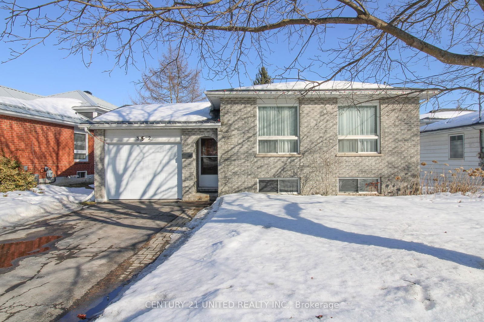 Detached House for sale at 32 Kawartha Heights Boulevard, Peterborough, Monaghan, K9J 8B3 - MLS: X12014427