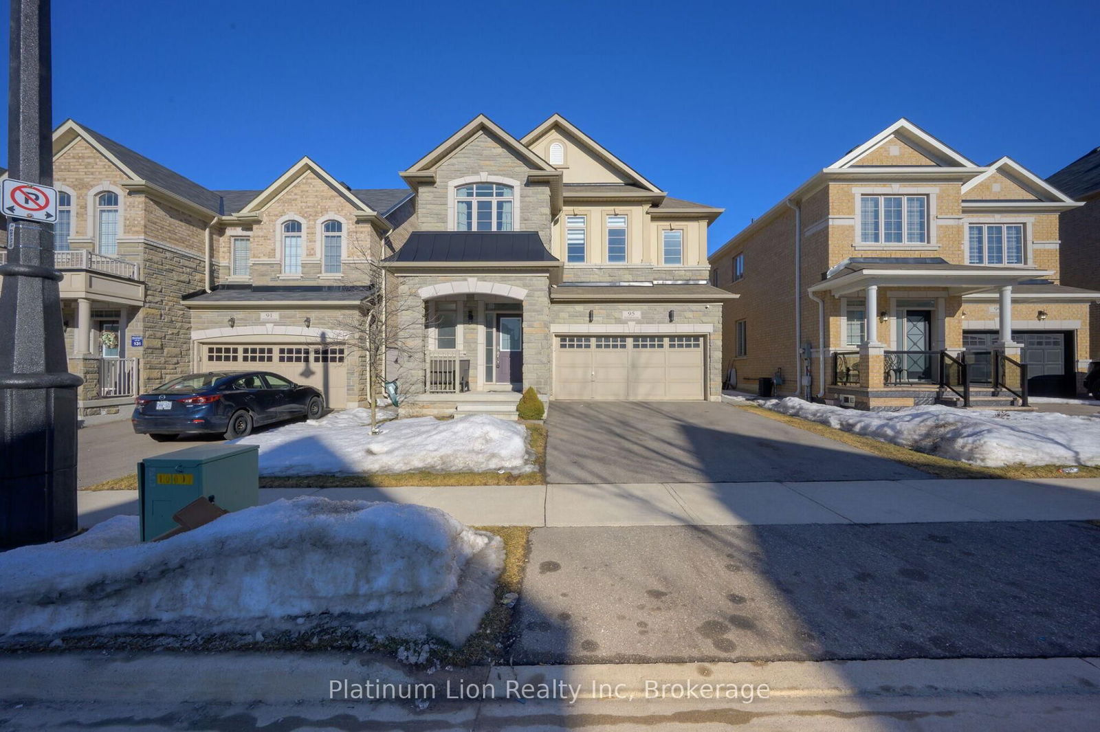 Detached House for sale at 95 Mcknight Avenue, Hamilton, Waterdown, L8B 0T8 - MLS: X12014444