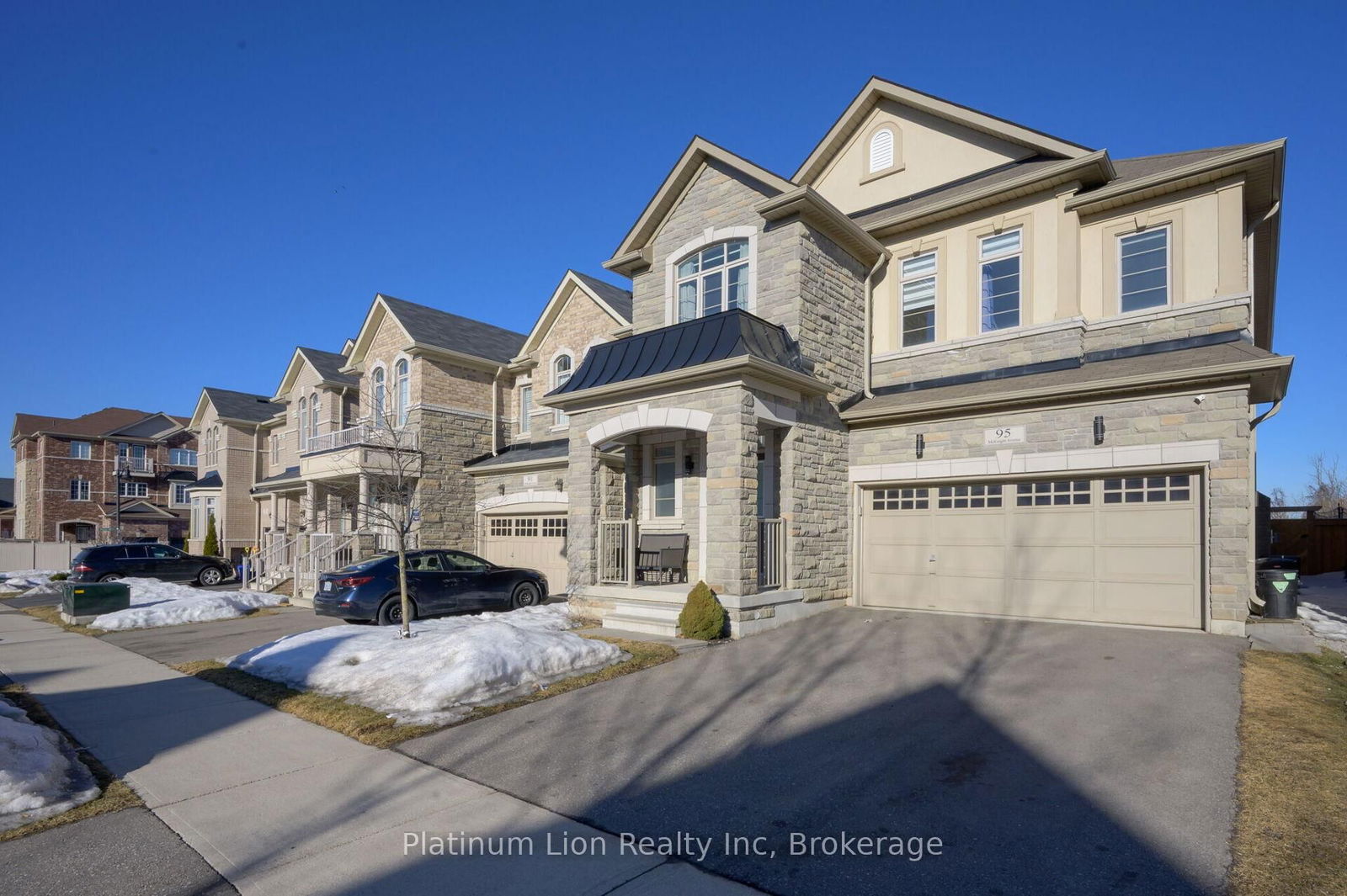 Detached House for sale at 95 Mcknight Avenue, Hamilton, Waterdown, L8B 0T8 - MLS: X12014444