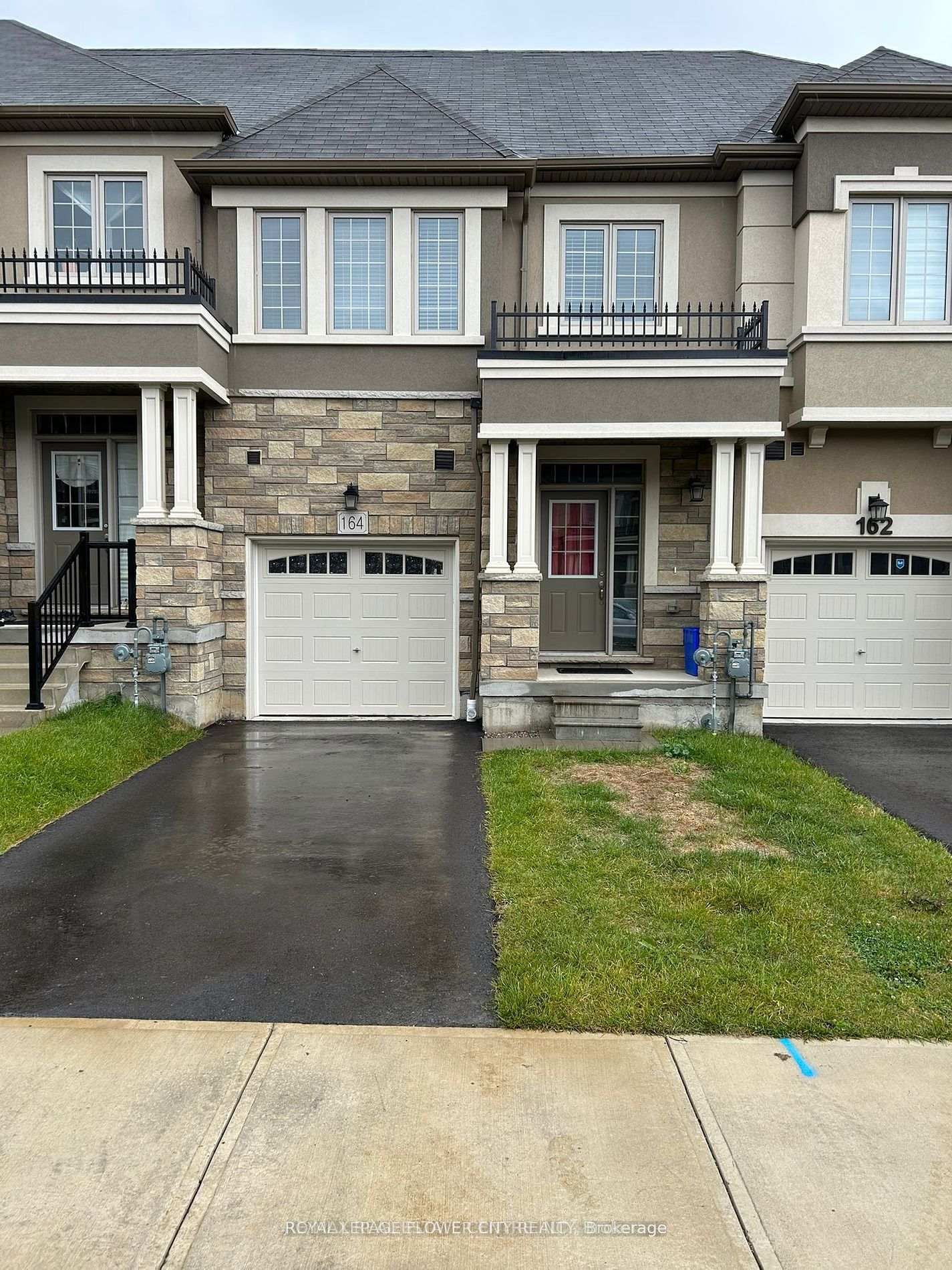 Townhouse for lease at 164 Flagg Avenue, Brant, Paris, N3L 0J9 - MLS: X12014506