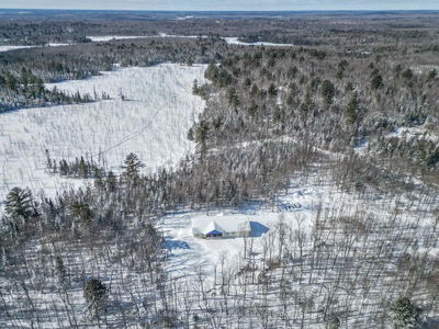 121 Loon Lake Rd, Magnetawan - Magnetawan image-0-1