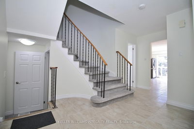 2044 Wildflower Dr, Orleans - Queenswood Heights South image-0-4