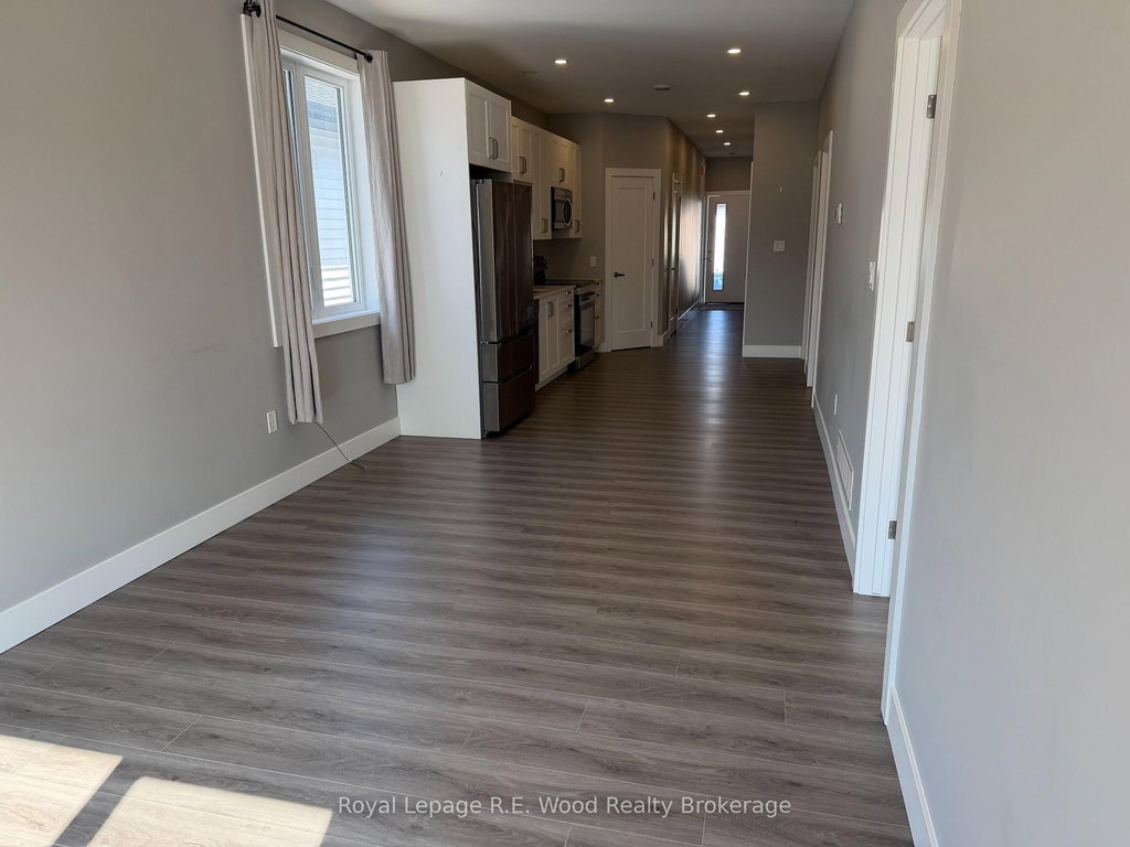 335 John Street S 5