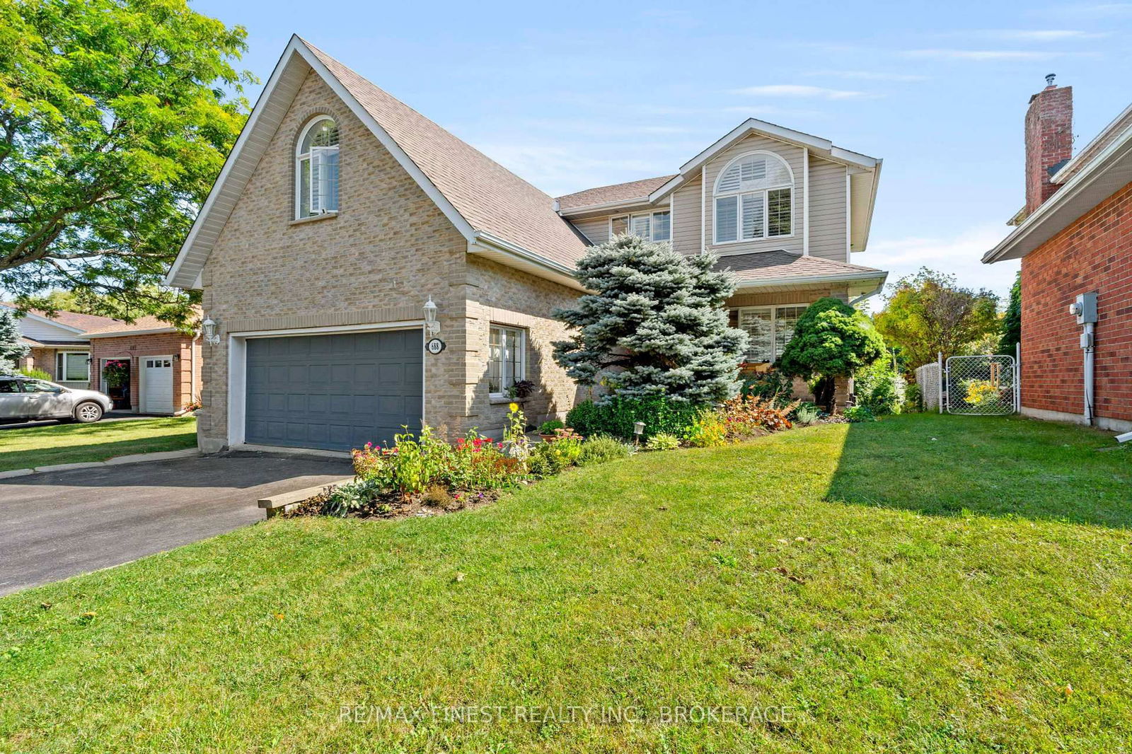 Detached House for sale at 688 PARKSIDE Crescent, Kingston, East Gardiners Rd, K7M 8A2 - MLS: X12015092