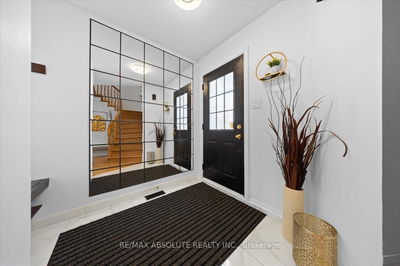 1919 La Chapelle St, Ottawa - Chapel Hill image-0-1