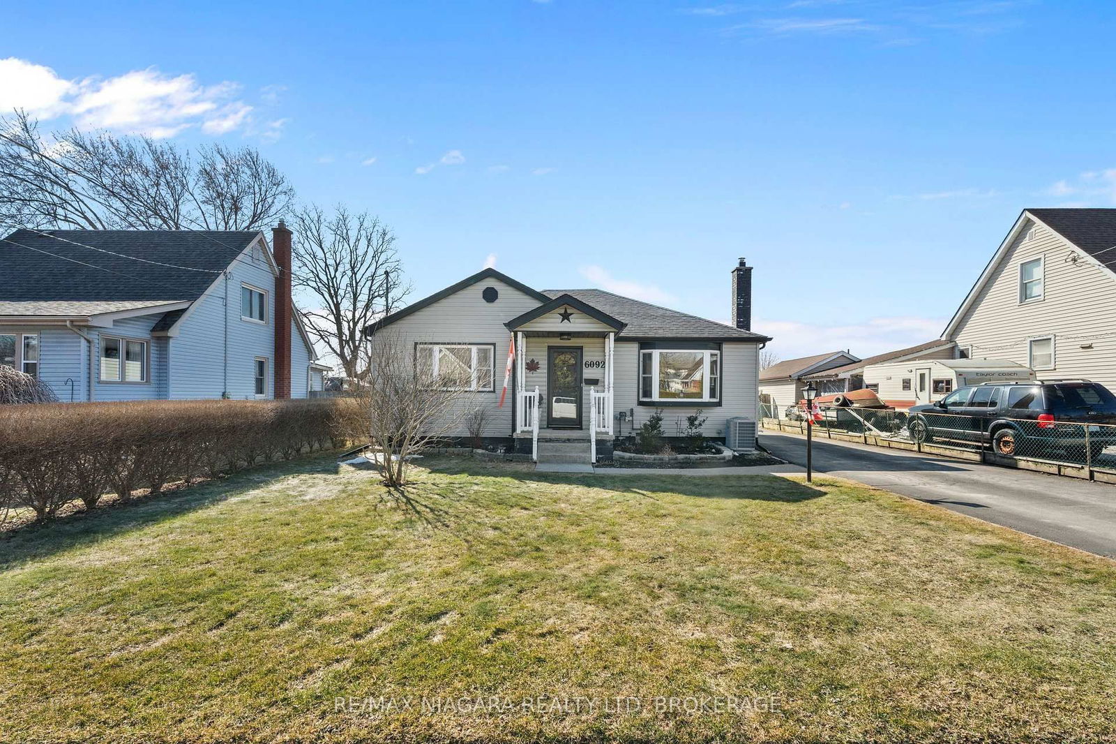 Detached House for sale at 6092 Harold Street, Niagara Falls, 205 - Church's Lane, L2J 1M5 - MLS: X12015149