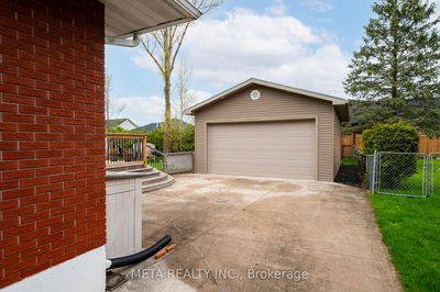 286 Forest Glen Cres, Wellington North - Mount Forest image-0-4