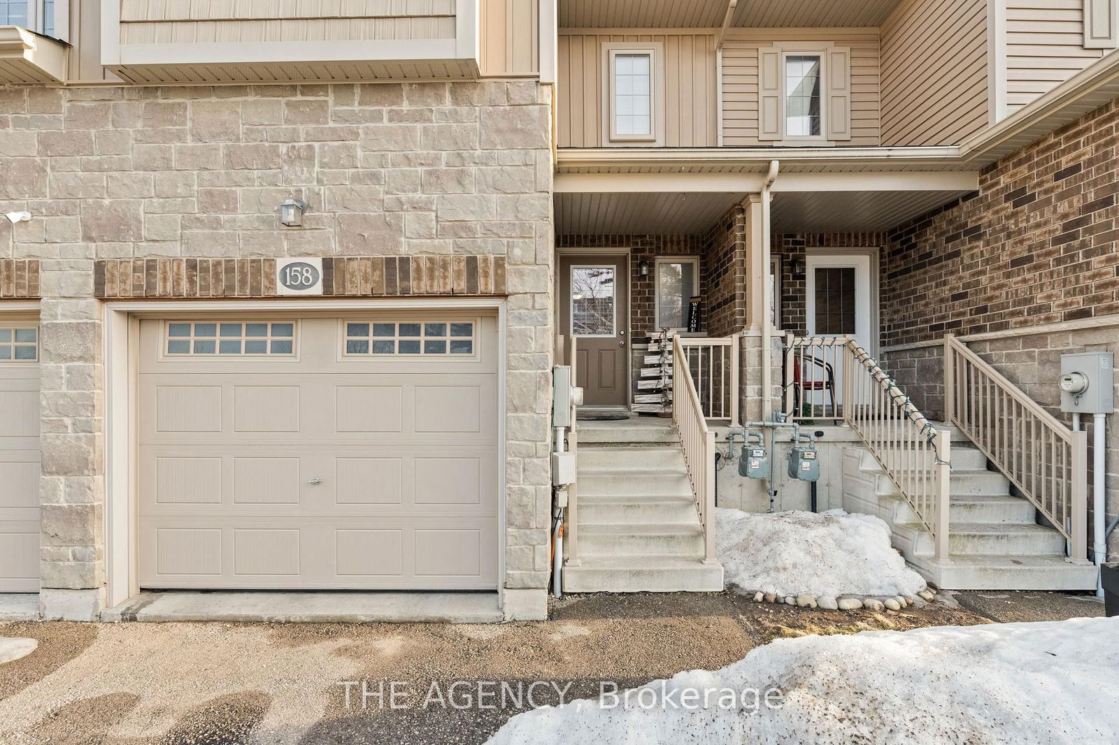 Townhouse sold at 158 Maitland Street, Kitchener, N2R 0C2 - MLS: X12015553