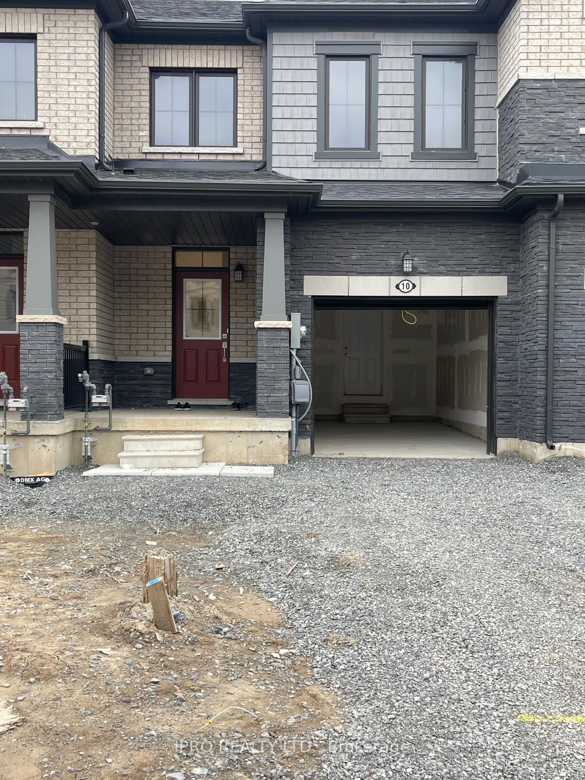 Townhouse for lease at 10 Daisy Lane, Thorold, L0S 1K0 - MLS: X12015941