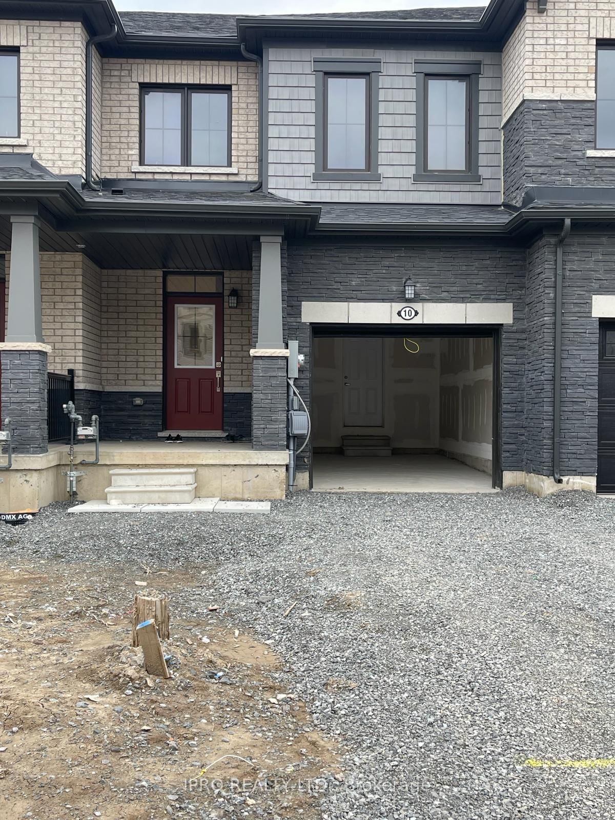 Townhouse for lease at 10 Daisy Lane, Thorold, L0S 1K0 - MLS: X12015941