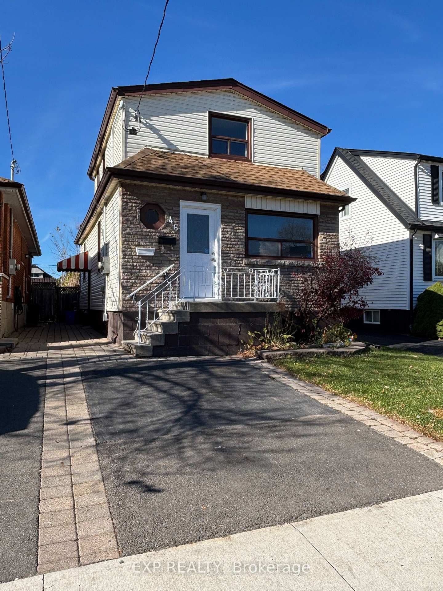 Detached House for sale at 46 Delena Avenue, Hamilton, McQuesten, L8H 1B6 - MLS: X12016015